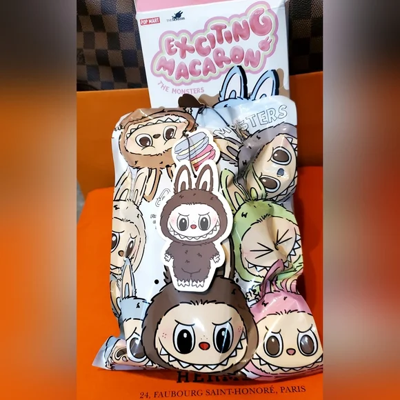 Authentic PopMart - The Monsters Exciting Macaron **SECRET Chestnut Cocoa - Picture 2 of 11